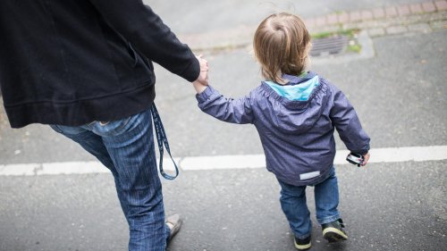 Familien in der Krise: Stimmung unter Eltern deutlich verschlechtert
