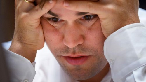 Freestyle-Duell: Schach: Carlsen steuert gegen 140.000 Spieler auf Remis zu