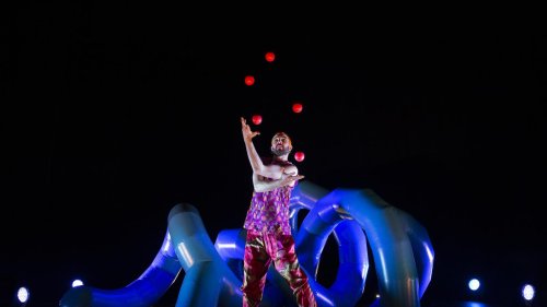 Poesie statt Glitzer: Das Berliner „Chamäleon“ gibt dem zeitgenössischen Zirkus ein Zuhause