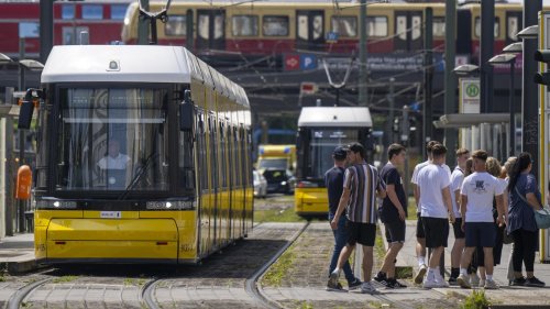 Bildungssenatorin stellt Gratis-Schülerticket erneut infrage: Kostenlose Fahrkarte kostet Berlin jährlich 58 Millionen Euro