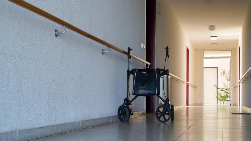 Seniorenheim in Lichtenberg: „Physiotherapeuten haben Bewohner aus den Betten geholt“