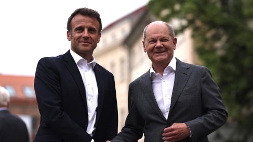 Nach den Selfies ging es ins Sterne-Restaurant: Frankreichs Präsident Emmanuel Macron besucht Kanzler Olaf Scholz in Potsdam – die besten Fotos“