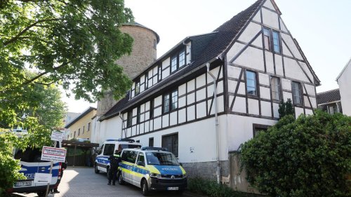 Razzia in sieben Bundesländern: Dobrindt verbietet „Königreich Deutschland“ - Festnahmen