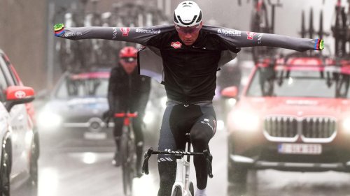 Radsport: Mailand-Sanremo: Van der Poel lässt Pogacar verzweifeln