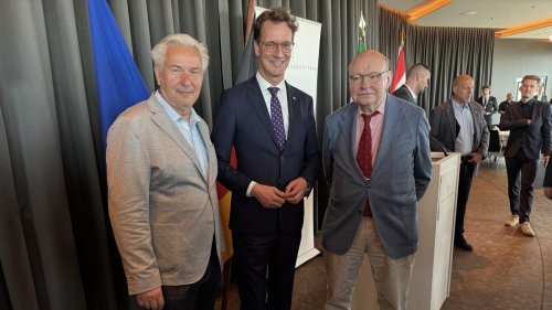 Spargelessen der Berliner Pressekonferenz: „Wenn der Kai nicht hierherkommt, muss ich zum Kai“