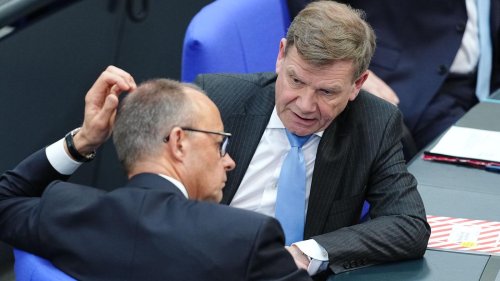 Regierungsbildung: Union stellt Ministerriege vor - CDU-Votum über Schwarz-Rot