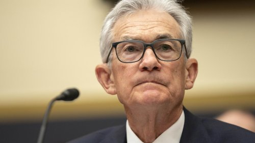 „Keine größere Zuversicht“: Fed-Chef Powell dämpft Hoffnung auf baldige Zinssenkungen