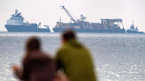 Inbetriebnahme ab Januar: Umstrittenes LNG-Terminal auf Rügen soll mit Spezialschiff an den Start gehen