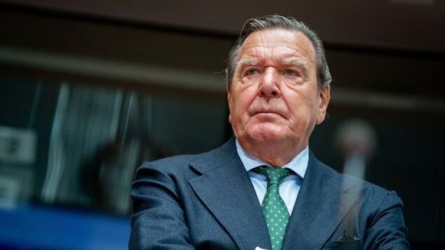 Altkanzler Schröder wirft Baerbock Provokation Russlands vor