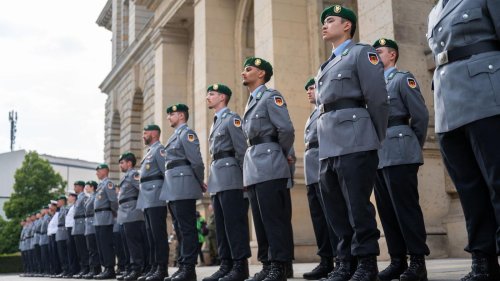 Parlament: Bundeswehr-Gelöbnis vor Berliner Abgeordnetenhaus