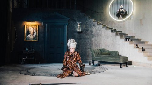 Berliner Theaterpremieren: Thesen tragen ohne Ende