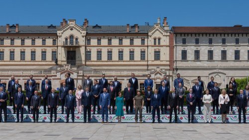 Gipfeltreffen der Europäischen Politischen Gemeinschaft: Die Friedensgruppe, in der Krieg herrscht