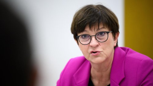 Statt Einfrieren von Sozialausgaben: SPD-Chefin fordert Reichensteuer zur Finanzierung der Bundeswehr