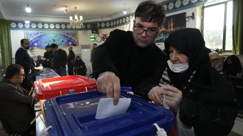 Erwartet schlechte Beteiligung: Hardliner führen bei „Wahlen“ im Iran