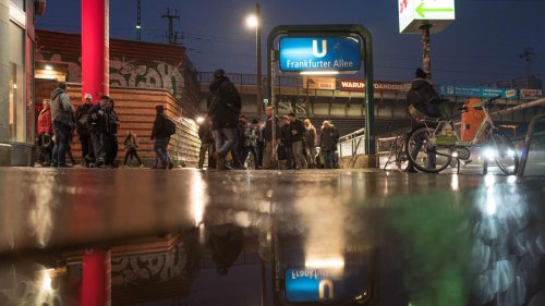 Übernachtungshalle soll zum Safe Place werden: Wie Berlin mit den Obdachlosen am Ring-Center umgehen will
