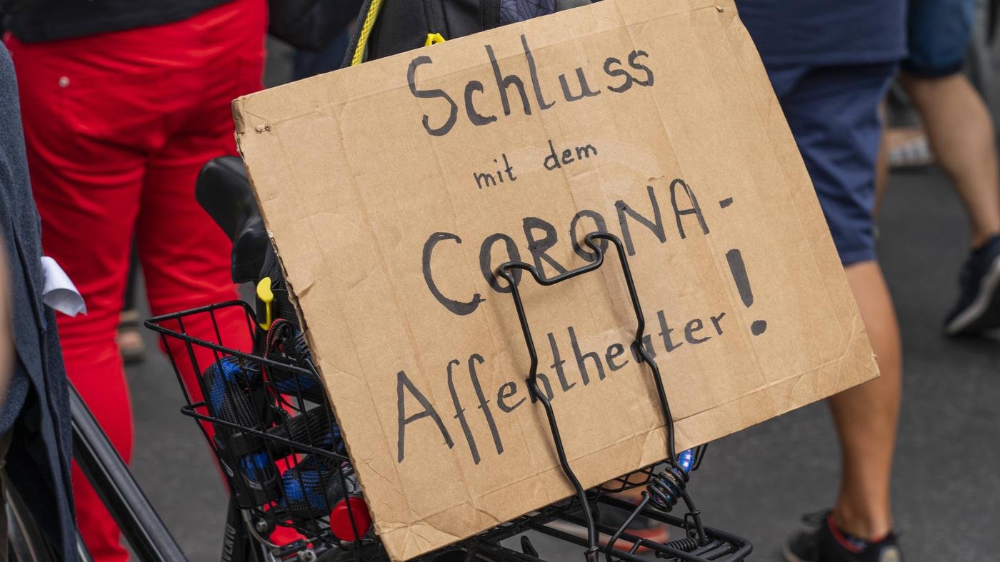„Ihr seid nicht Sophie Scholl!“: Schüler aus Sachsen-Anhalt widerspricht bei Querdenker-Demo – Video geht viral