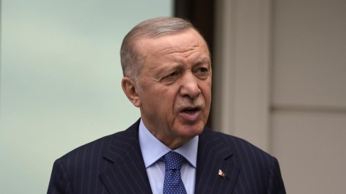 Erdogans Kampf gegen Übergewicht: Menschen in der Türkei werden auf offener Straße auf Waage gebeten