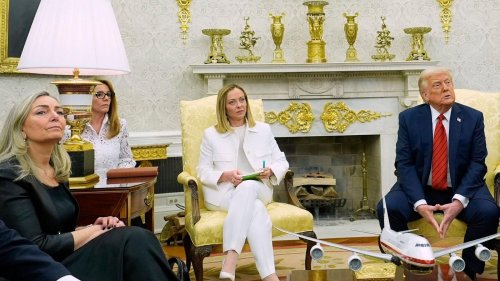 Panne im Oval Office: Meloni-Übersetzerin nach Aussetzer bei Trump zerknirscht