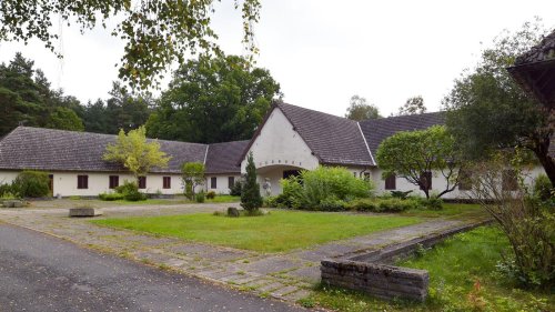Historisches Bogensee-Areal: Reißt Berlin die Goebbels-Villa und die FDJ-Hochschule ab?