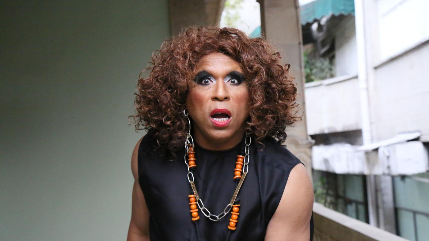 Drag-Ikone Vaginal Davis: „Es wird bald einen gewaltvollen Ausbruch geben, wie wir ihn nie zuvor gesehen haben“
