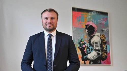 Brandenburgs Wirtschaftsminister Daniel Keller: „Ich sehe das Tesla-Werk nicht in Gefahr“