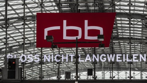 Öffentlich-rechtlicher Sender wirbt im Hauptbahnhof: Memento mori