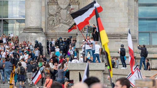 Mehr als verdreifacht: Zahl der Rechtsextremen in Deutschland steigt stark an