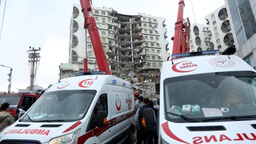 Erdbeben in Türkei und Syrien: USA bieten „jede benötigte Hilfe“ an – auch die Ukraine wollen helfen