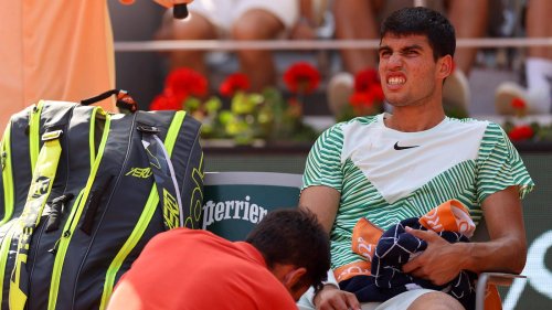 Krämpfe während des Matches: Drama um Alcaraz – Djokovic erreicht Finale bei French Open