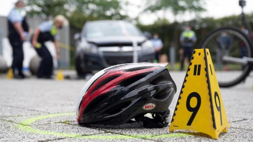 Zusammenstöße mit Autos: Zwei Fahrradfahrer bei Unfällen in Berlin verletzt
