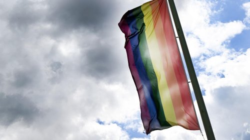 Tag gegen Homophobie: Verband: Hass und Gewalt gegen queere Menschen nimmt zu