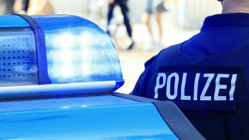 Auto fuhr in Brandenburg gegen Baum – zwei Tote: Warum flüchteten die Männer vor der Polizei?