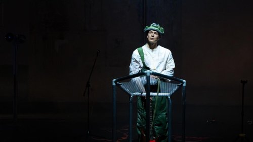 Der Krieg kommt Welle für Welle: „After Hope“ in den Sophiensaelen