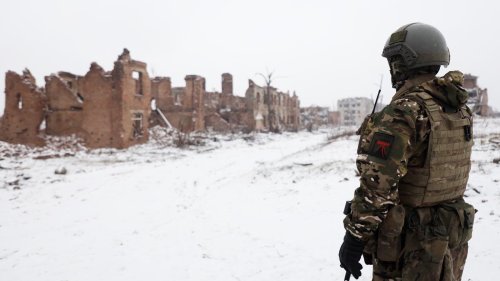 „Bis an die Zähne bewaffnet“: Neue russische Söldnertruppe formiert sich offenbar nahe der Krim