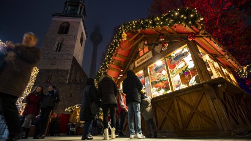 Im WM-Fieber: Berlins besondere Weihnachtsmärkte – Bezirk für Bezirk