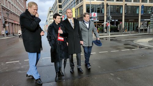 Ausweitung der Kampfzone: Unternehmer und Verbände klagen gegen Friedrichstraße-Sperrung