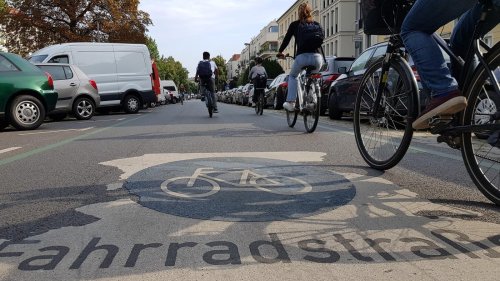 Schleppende Berliner Verkehrswende: Vorhandene Fahrradstraßen funktionieren nicht, für neue fehlt Geld