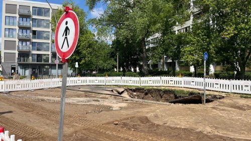 Schlammmassen im Laden und Zähneputzen mit Sprudelwasser: So erlebten Anwohner den Rohrbruch in Berlin-Friedrichshain