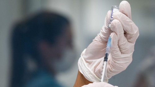 Jeder zehnte Infizierte von Long Covid betroffen: Impfung halbiert Risiko