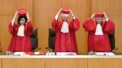 Der nächste Knall aus Karlsruhe?: Richter entscheiden zum Groko-Wahlrecht