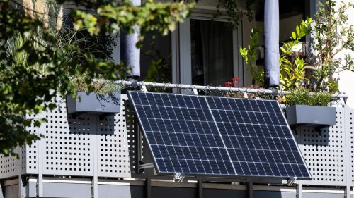 Sonne vorm Balkon: Berliner FDP will Genehmigung für Mini-Solaranlagen erleichtern