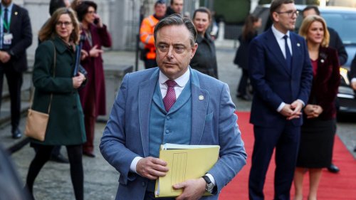 Regierungschaos nimmt kein Ende: Kann ein Konklave Brüssel vor dem Abgrund retten?