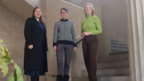 Gefängniszellen zu Ateliers: Villa Heike in Berlin-Hohenschönhausen zeigt Foto-Kunst an historischem Ort