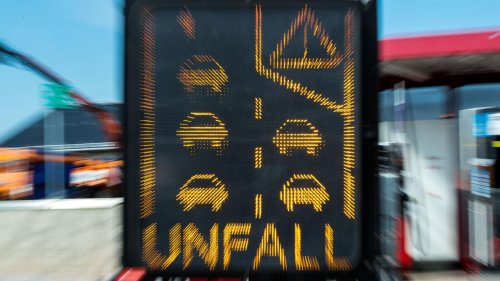 Auto überschlägt sich: Eltern sterben bei Unfall auf der A14 - Kinder verletzt