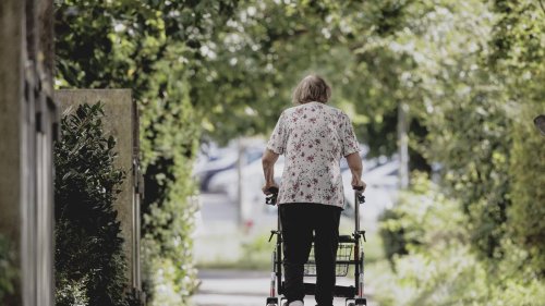 Nachbarschaftshilfe, Exoskelette, Wund-Scanner: So soll Berlin fit werden für den demographischen Wandel