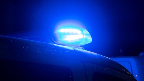 Mann fuhr über rote Ampel: Polizei nimmt mutmaßlichen Drogendealer in Neukölln fest