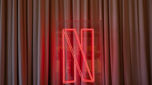 Serienhit: Netflix bestätigt zwei weitere Staffeln für „Bridgerton“