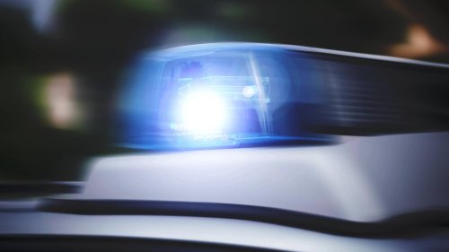 Eine Frau verletzt : Leichenwagen löst in Potsdam Auffahrunfall mit drei Auto aus