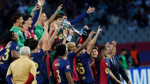 Trophäe für Ter Stegens Team: Barça-Party geht weiter - trotz Pleite beim Heim-Finale