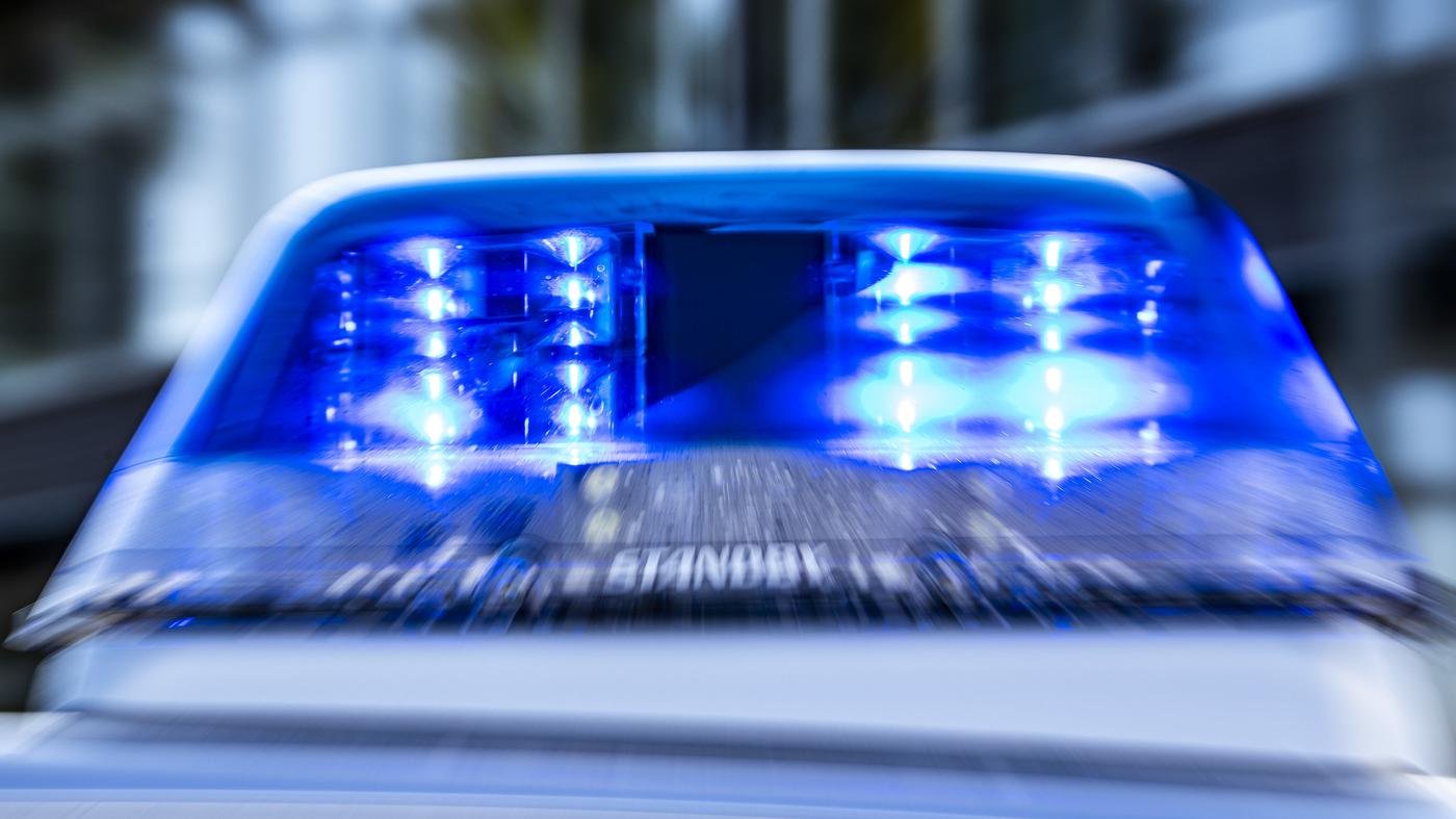Angefahren und über die Motorhaube gerollt: 81-Jähriger nach Unfall in Berlin-Lichtenrade verletzt